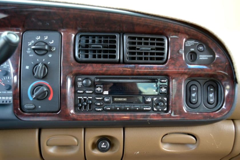 2001 Dodge Pickup thumbnail 9