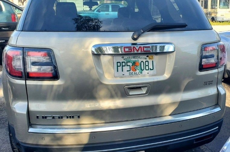 2014 GMC Arcadia thumbnail 3