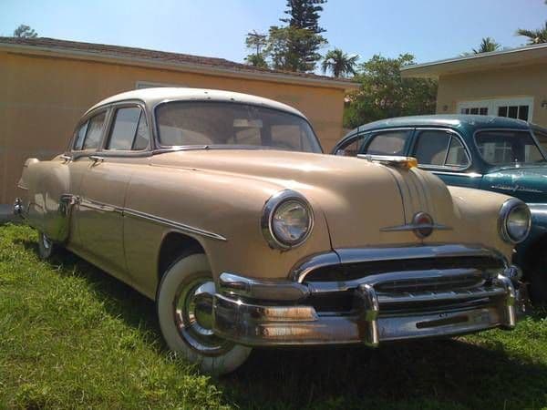 1954 Pontiac Star Chief Deluxe — photo 1
