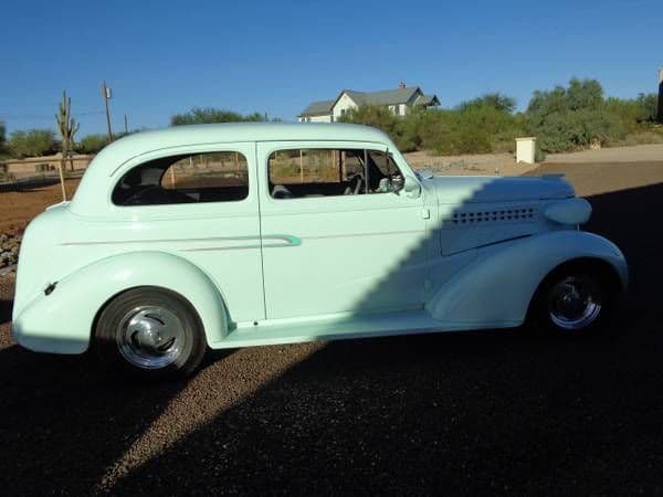 1938 Chevrolet Sedan thumbnail 3