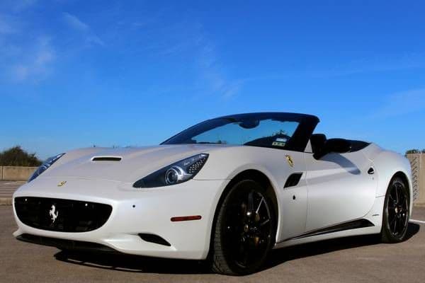 2010 Ferrari California — photo 1