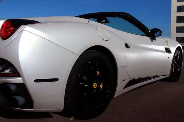 2010 Ferrari California thumbnail 3