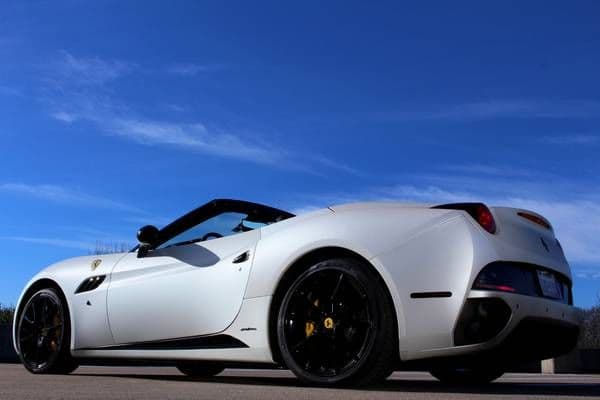 2010 Ferrari California thumbnail 4