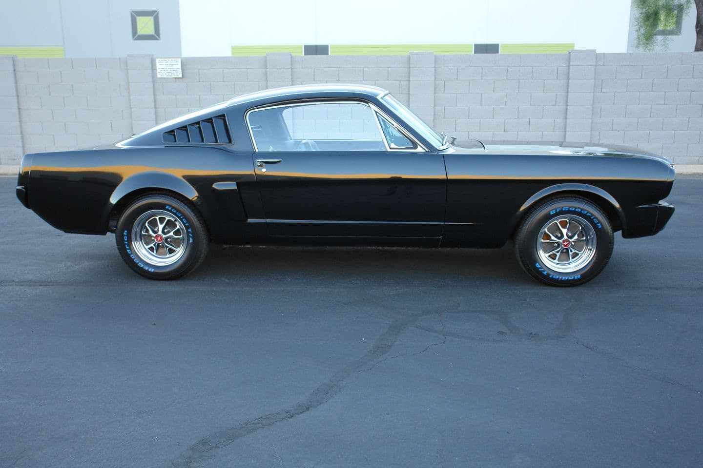 1965 Ford Mustang Fastback — photo 2