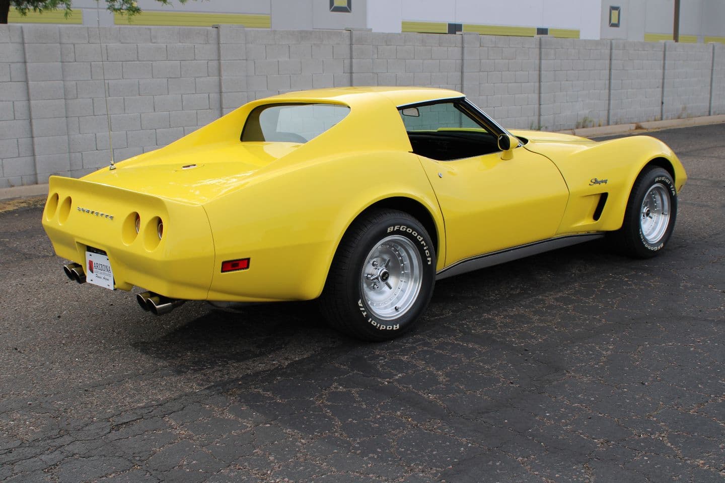 1975 Chevrolet Corvette — photo 2