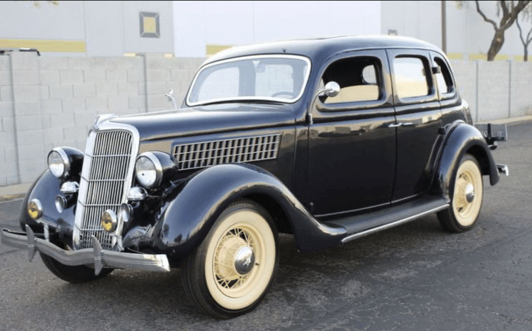 1935 Ford Model 48 4 Door Sedan — photo 1
