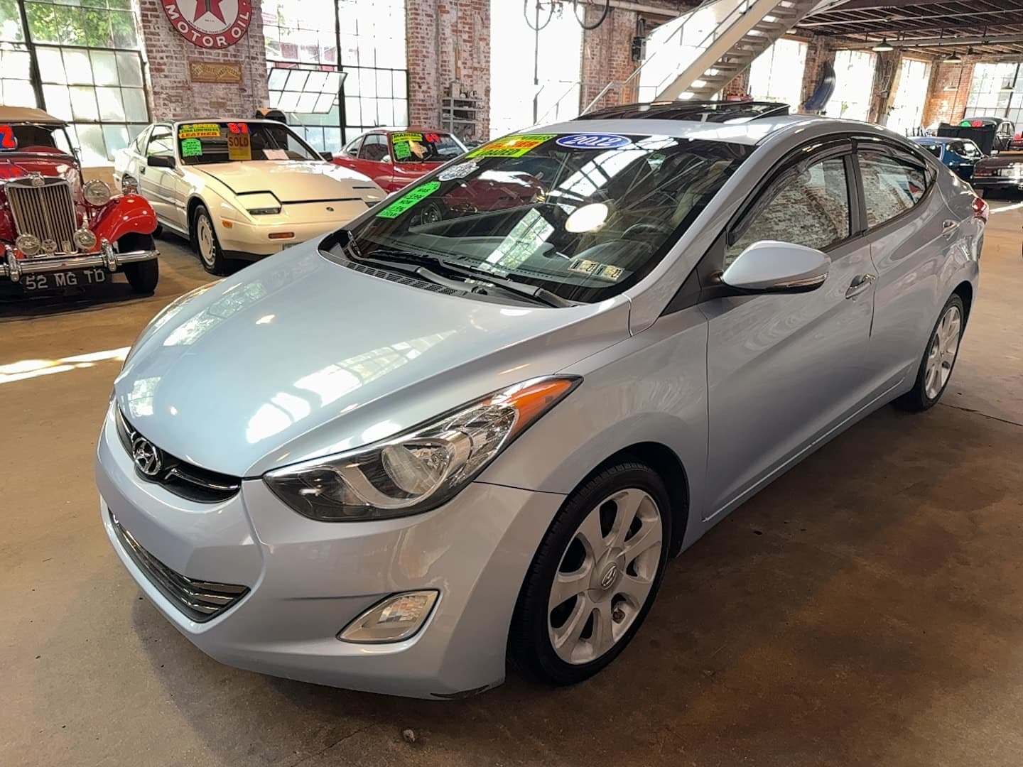 2012 Hyundai Elantra Limited β photo 2