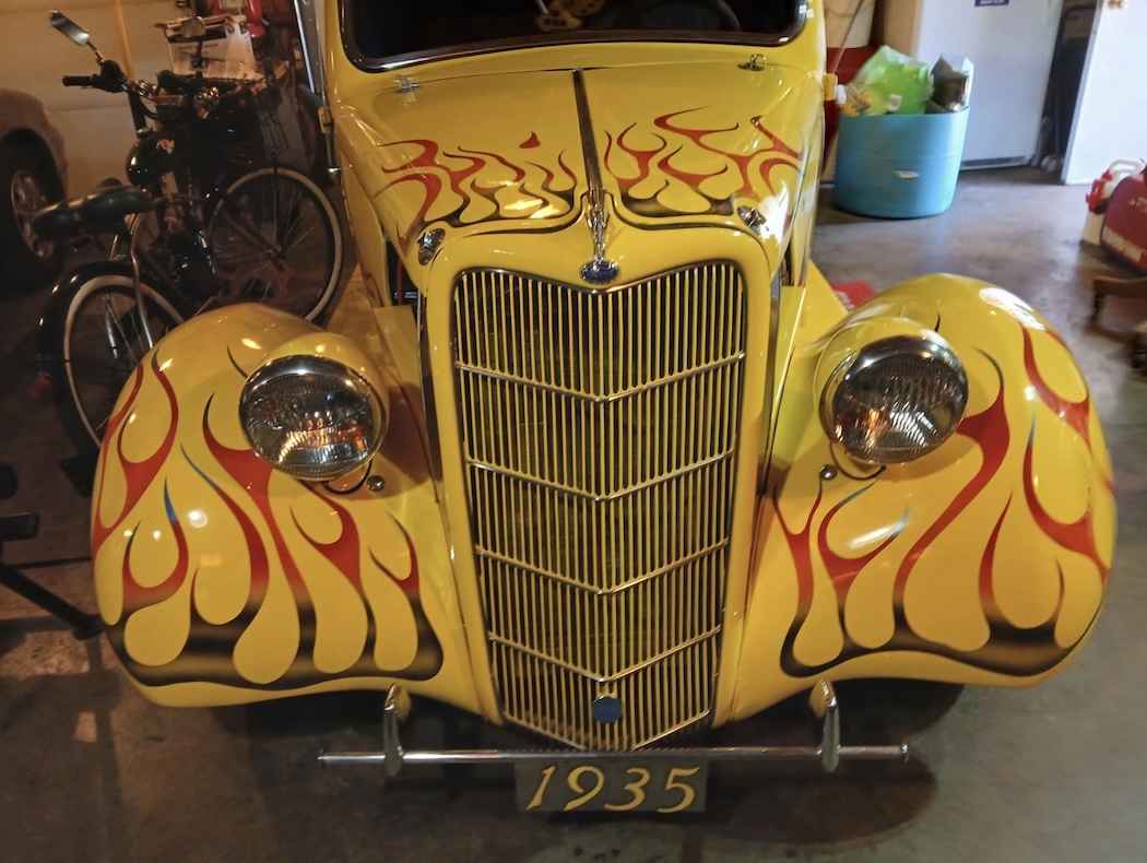 1935 Ford 3 Window Coupe β photo 2