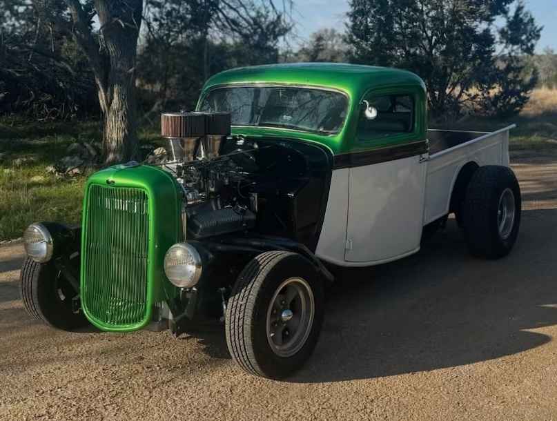 1935 Ford Custom — photo 1
