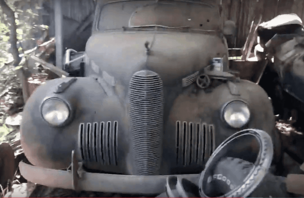 1940 LaSalle Series 52 Deluxe — photo 1