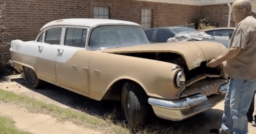 1955 Pontiac Chieftain — photo 2