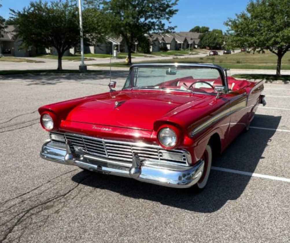 1957 Ford Fairlane 500 Sunliner — photo 1