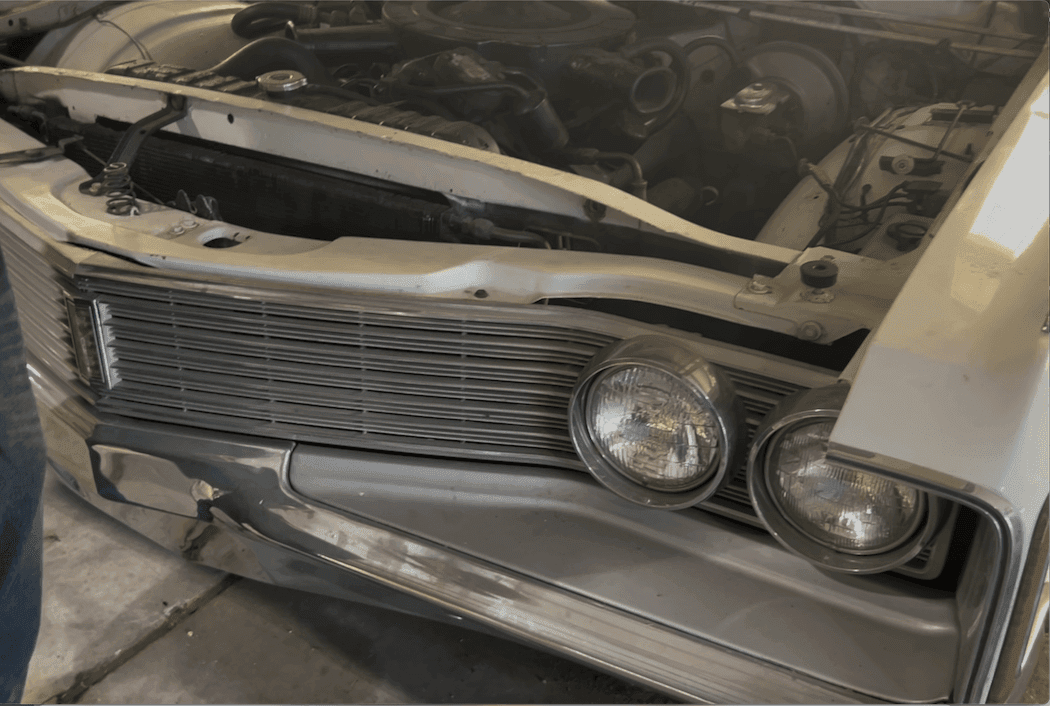 1968 Chrysler New Yorker Town & Country — photo 2
