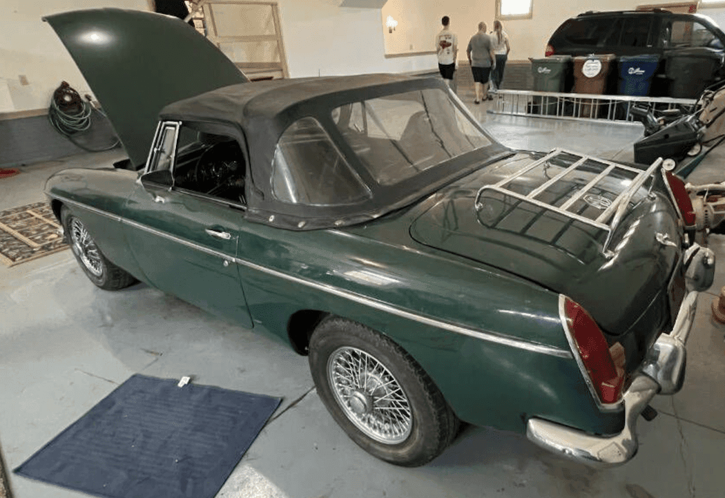 1969 MG B MG B β photo 2