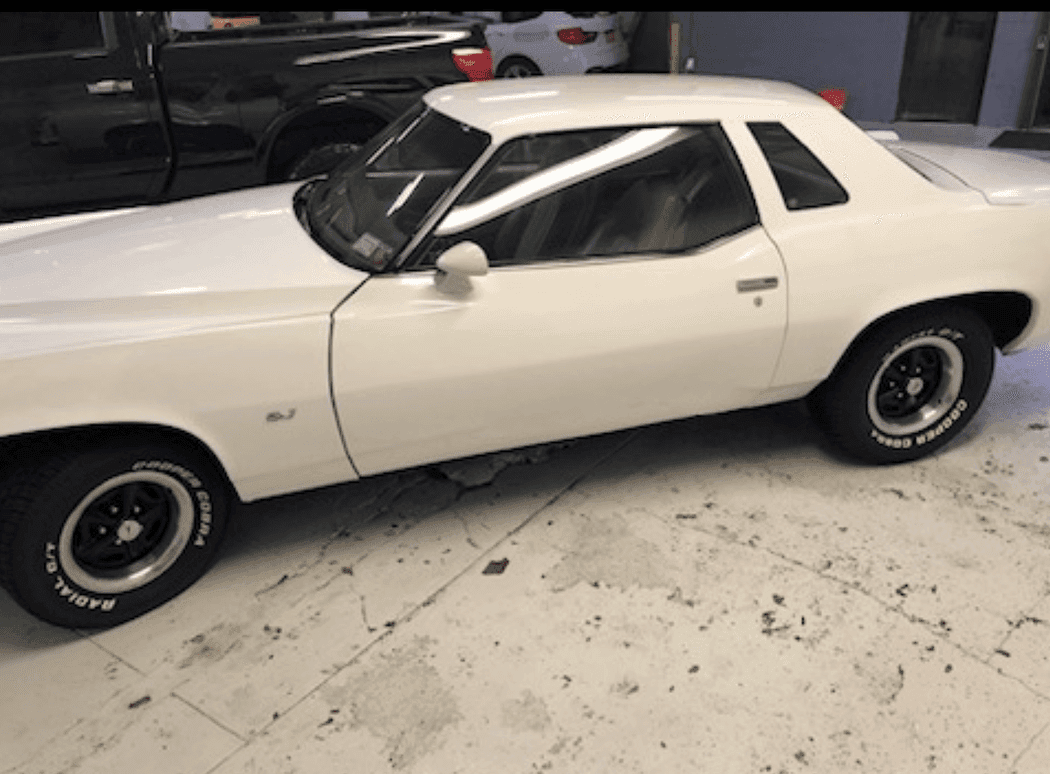 1977 Pontiac Grand Prix SJ 400 — photo 2
