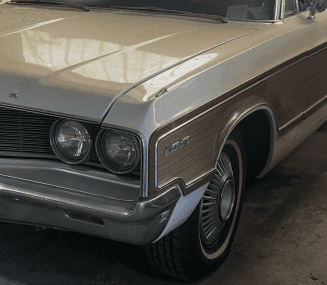 1968 Chrysler New Yorker Town & Country — photo 11