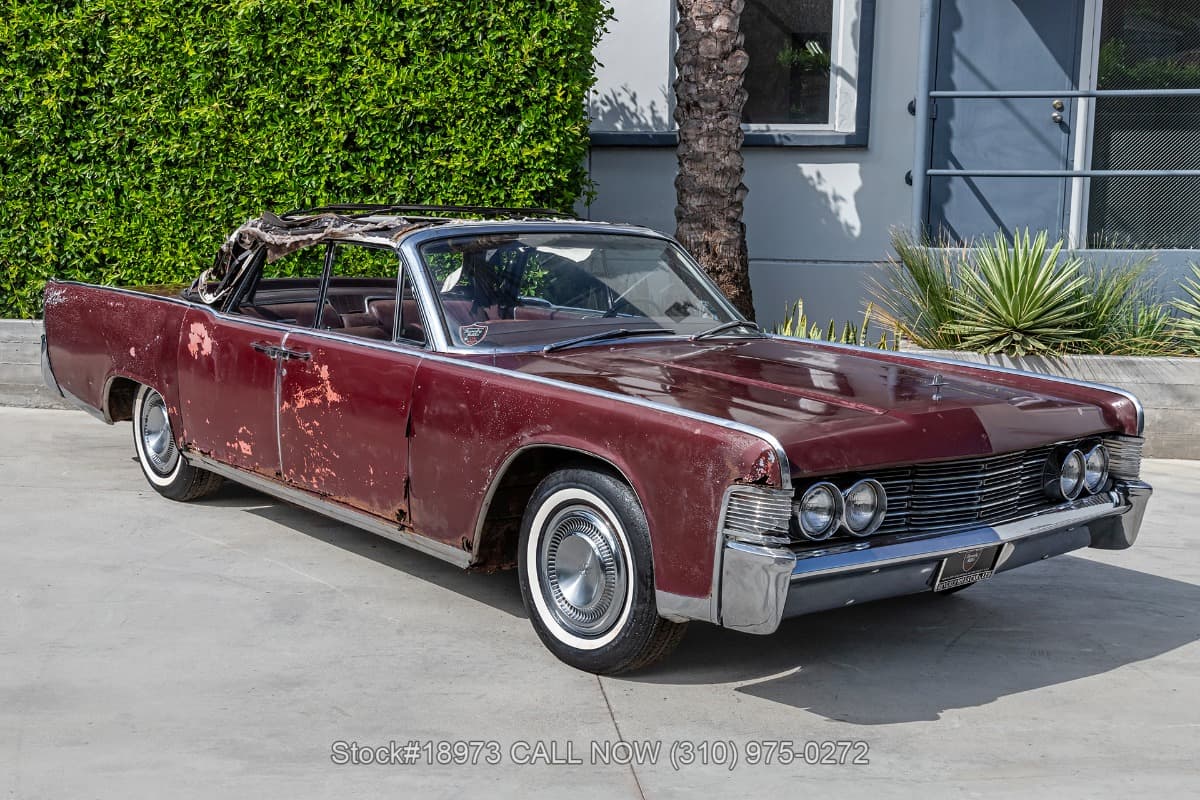 1965 Lincoln Continental Convertible — photo 1