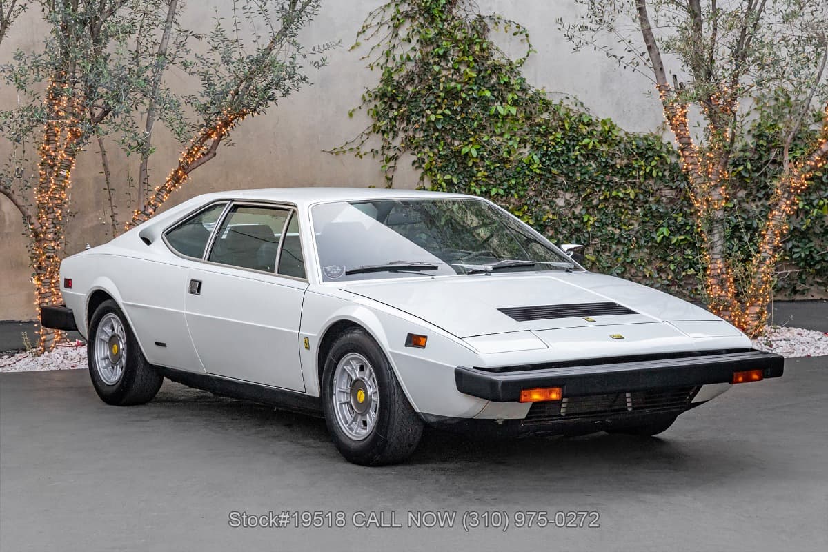 1975 Ferrari Dino 308 GT4 β photo 1