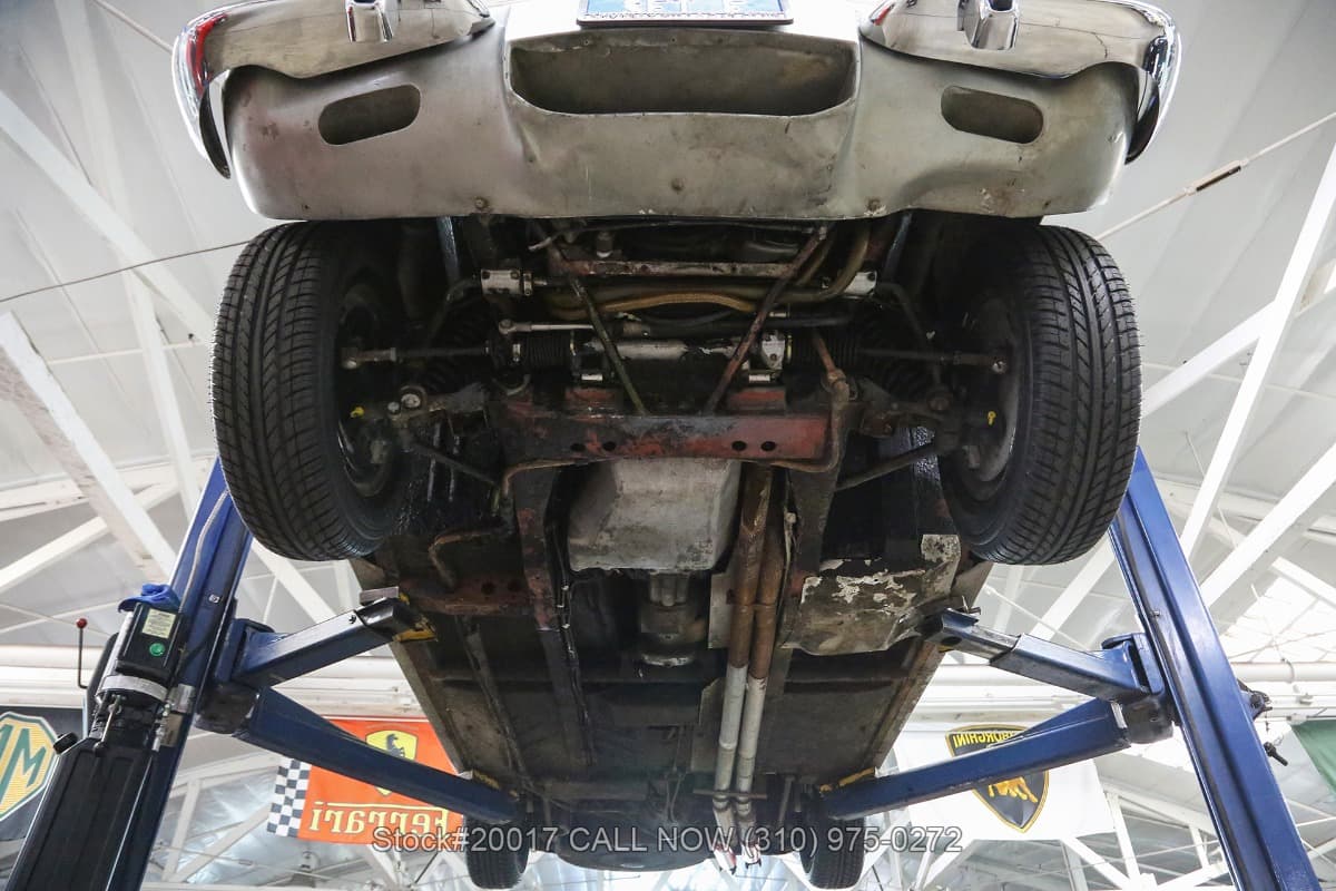 1967 Aston Martin DB6 Vantage Left-Hand-Drive 5-Speed — photo 30