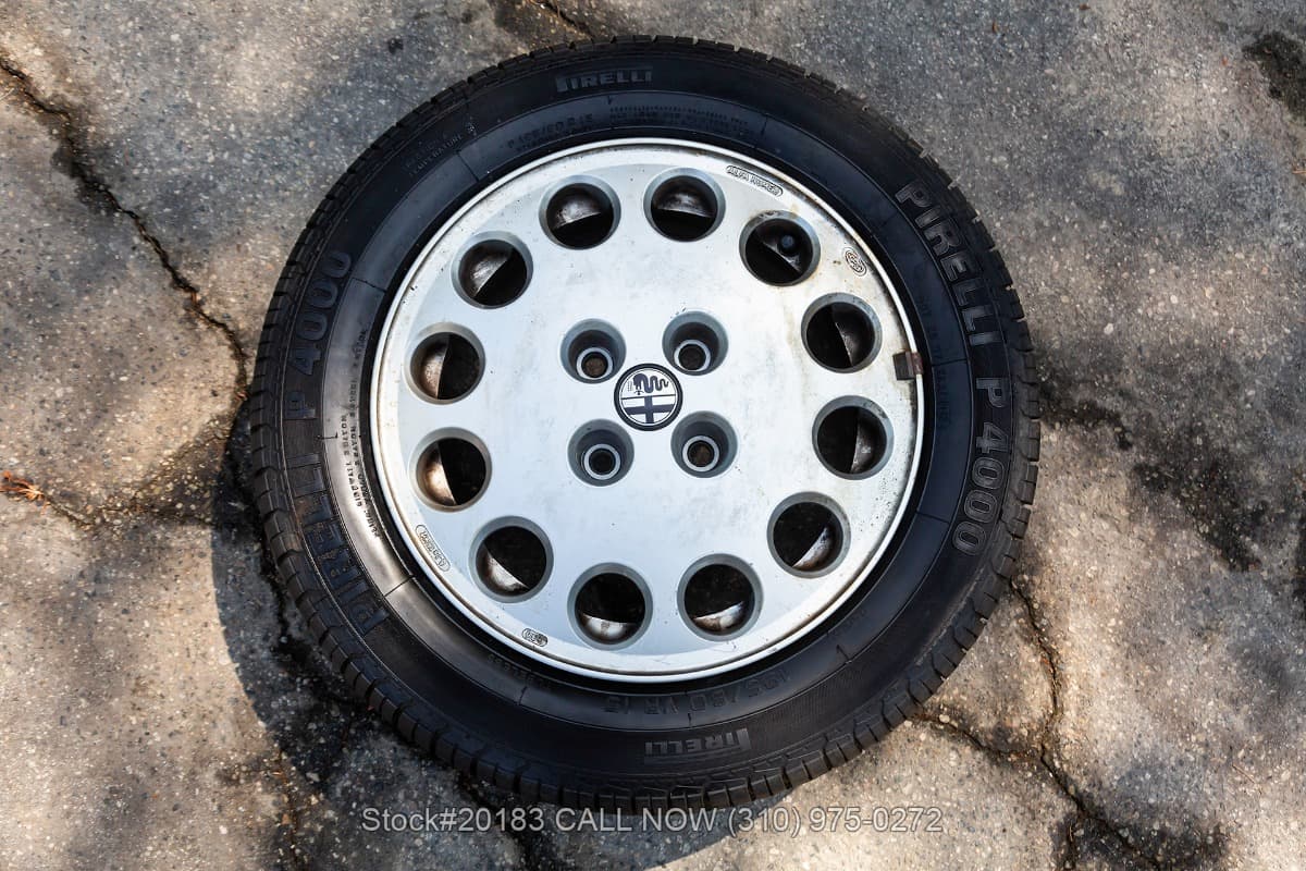 1992 Alfa Romeo Spider Veloce 5-Speed — photo 30
