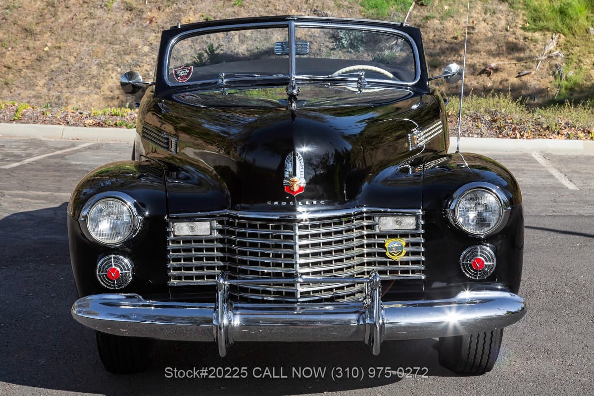 1941 Cadillac Series 62 Deluxe Convertible Coupe — photo 2