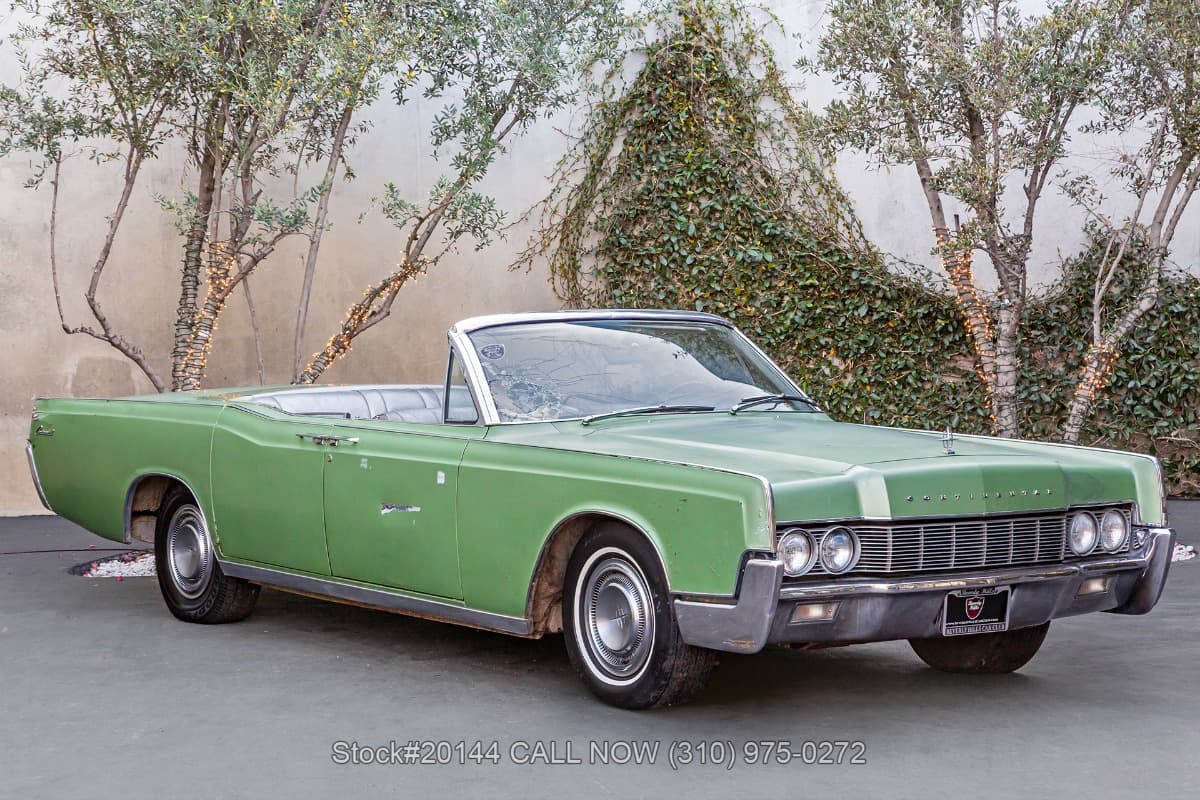 1967 Lincoln Continental Convertible — photo 1