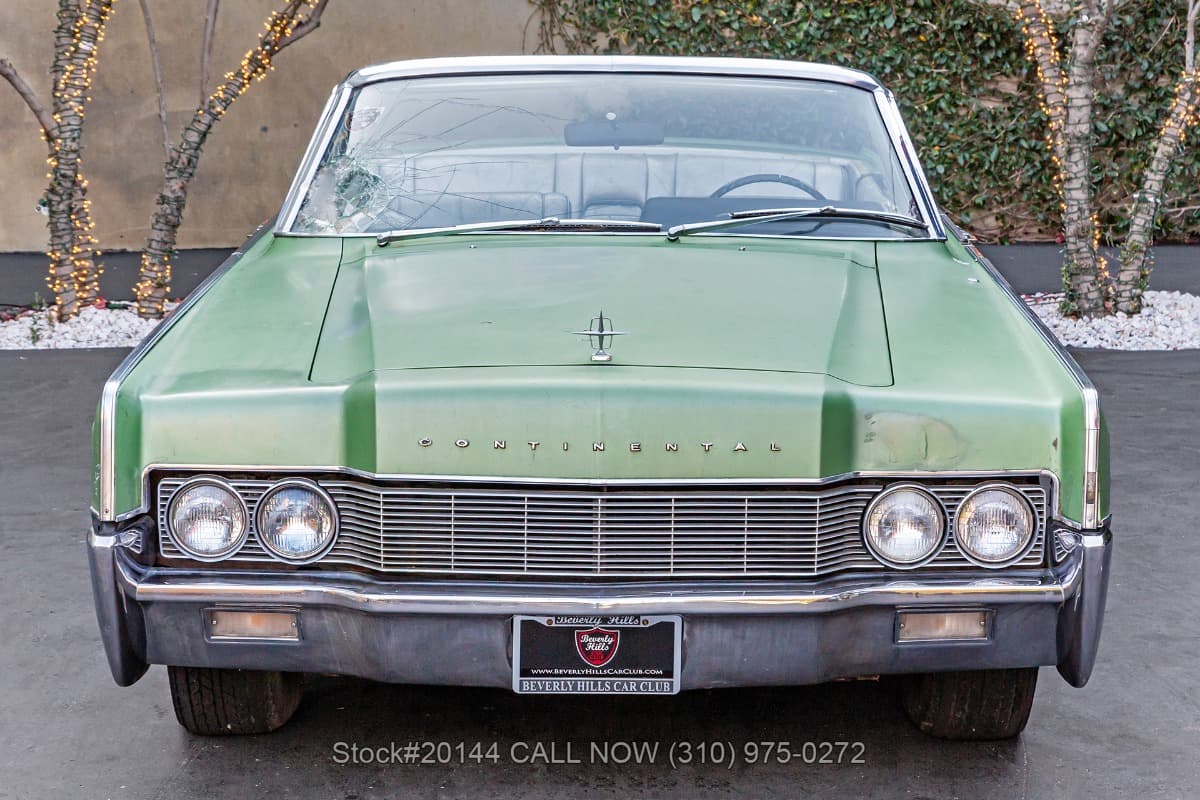 1967 Lincoln Continental Convertible — photo 2