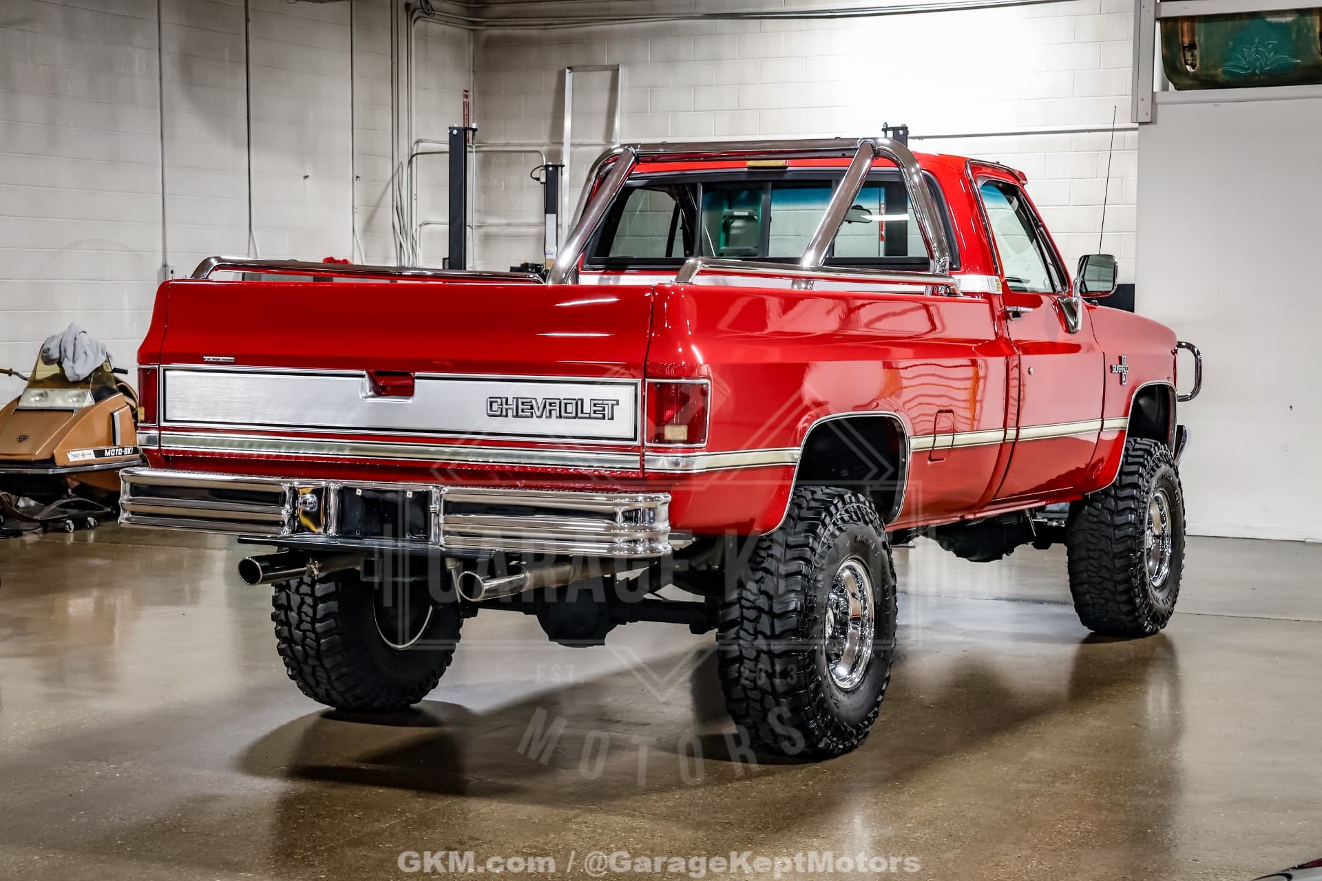 1987 Chevrolet R/V 10 Series V10 — photo 2