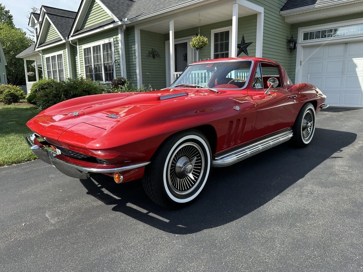 1966 Chevrolet Corvette Coupe — photo 1