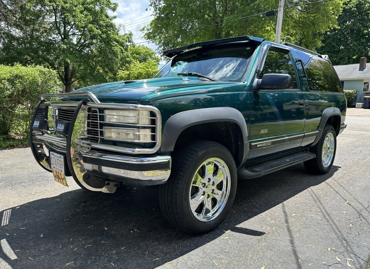 1997 GMC Yukon SLE 1500 4WD β photo 1