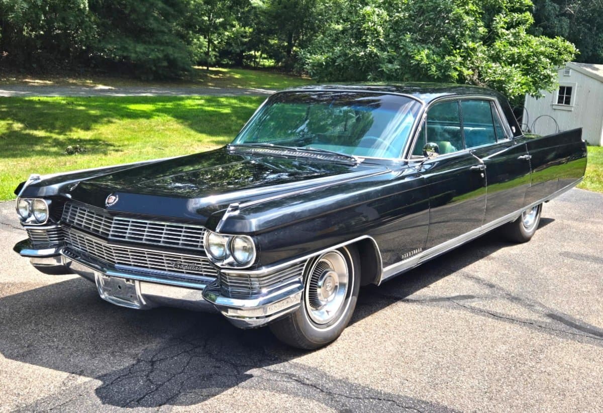 1964 Cadillac Fleetwood Series 60 Special Sedan — photo 1