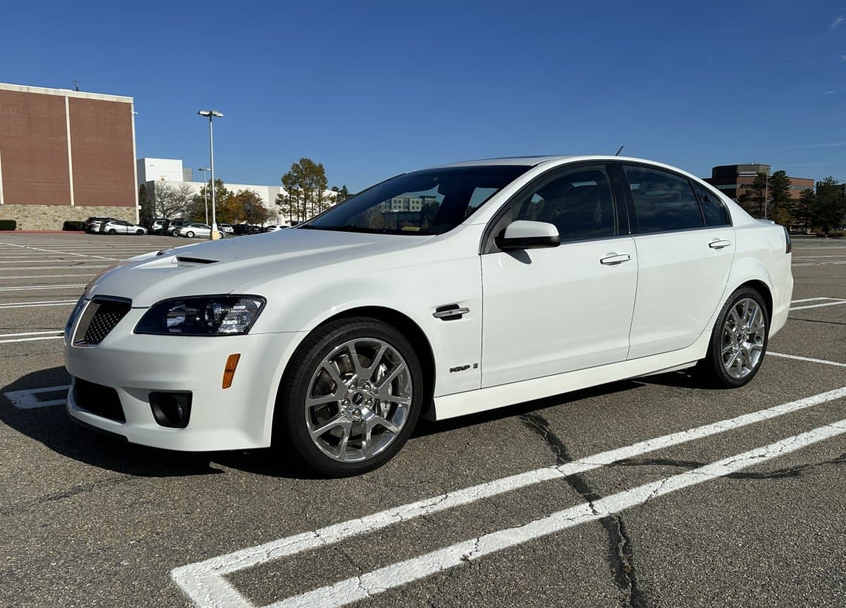 2009 Pontiac G8 GXP Sedan — photo 1