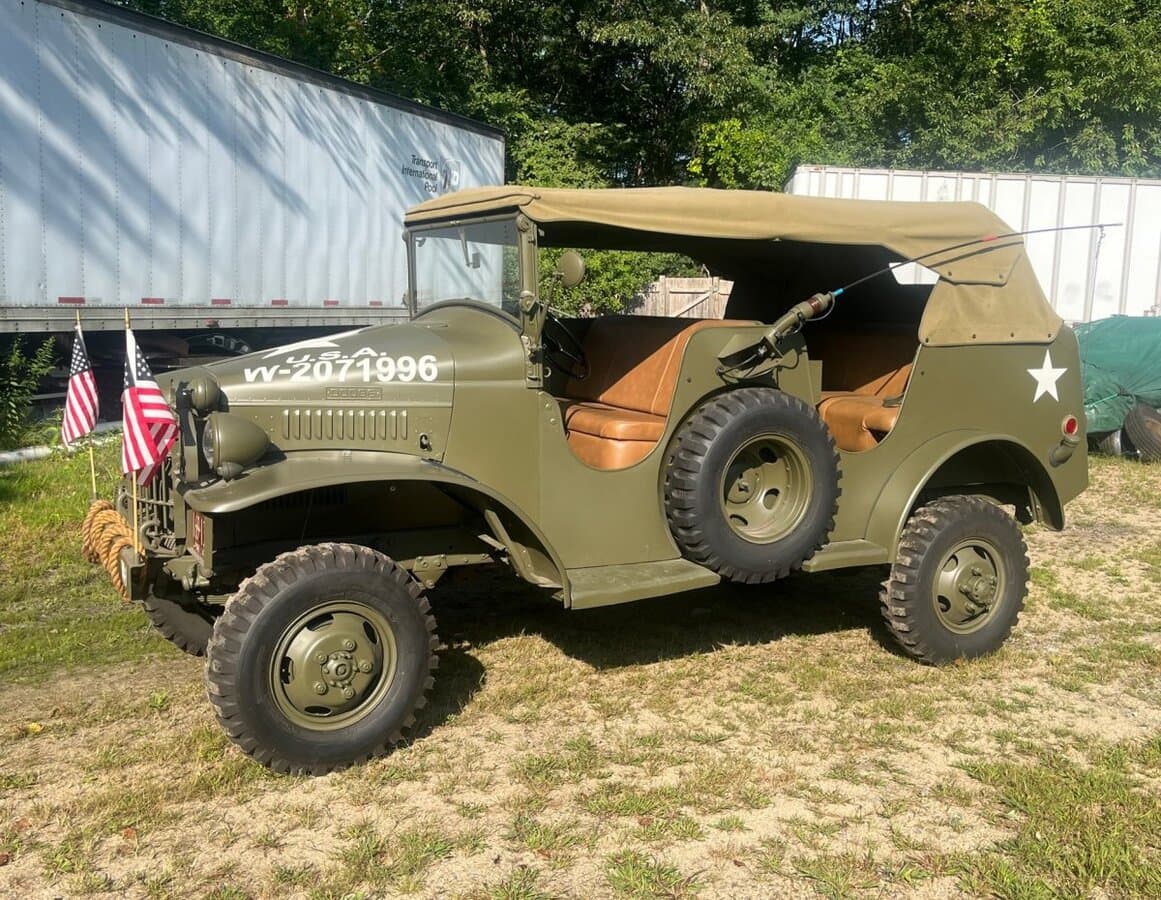 1942 Dodge WC25 1/2 Ton Command Car β photo 1