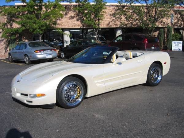 2002 Chevrolet Corvette Convertible — photo 1