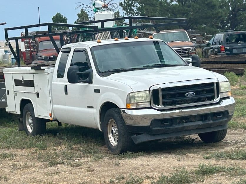 2003 Ford F350 — photo 1