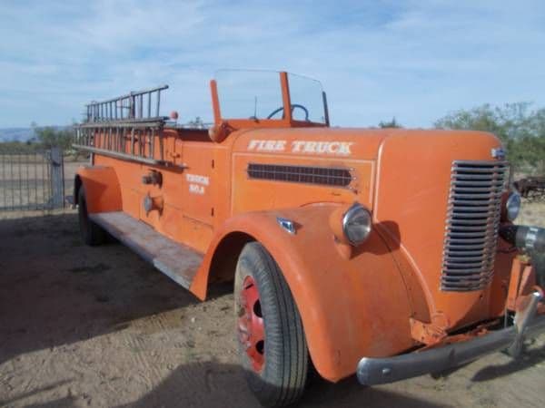 1942 Peterbilt Pirsch Fire Truck β photo 1